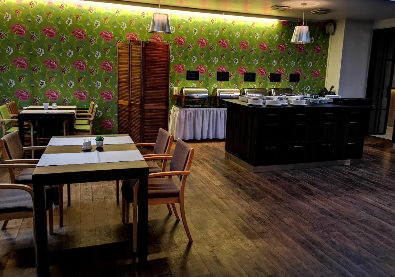 Amrita Hotel Λιέπαγια Εξωτερικό φωτογραφία